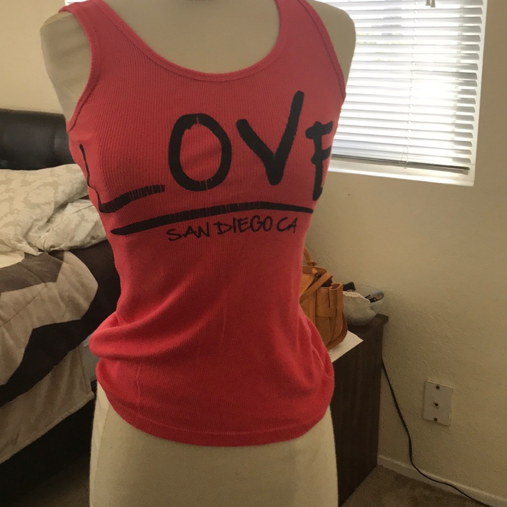 Tank tops - Picture 3 of 5